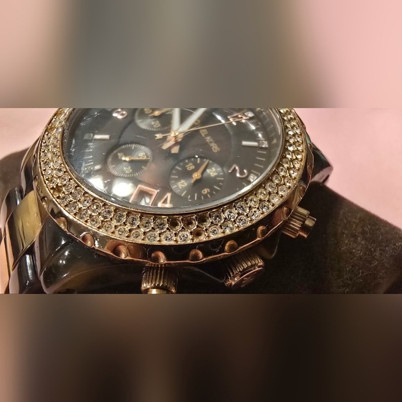 Michael Kors Gold and Tortoise Shell Watch - Picture 7 of 12